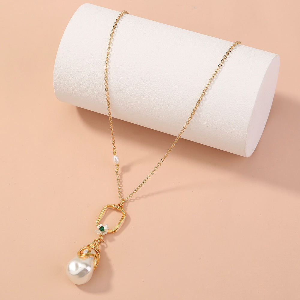 Fashion Women's Pearl Earrings Pendant Necklace Image