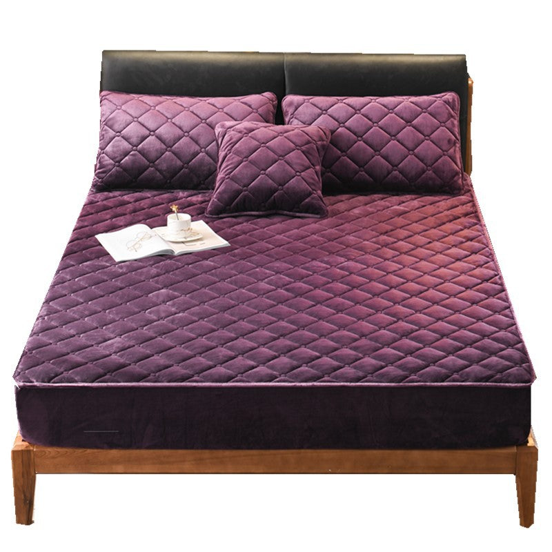 Crystal fleece padded bed cover Image