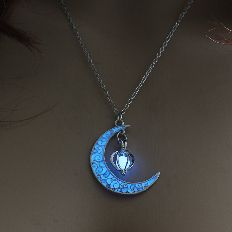 Glowing Pendant Necklaces Silver Plated Chain Necklaces Image