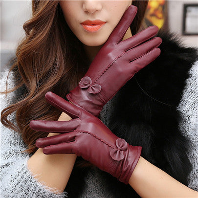 Woman Gloves Image