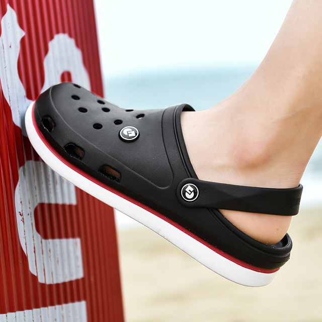 Summer Slippers Men's Hole Shoes Sandals Beach Shoes Image