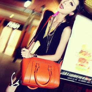 Women Handbag Image