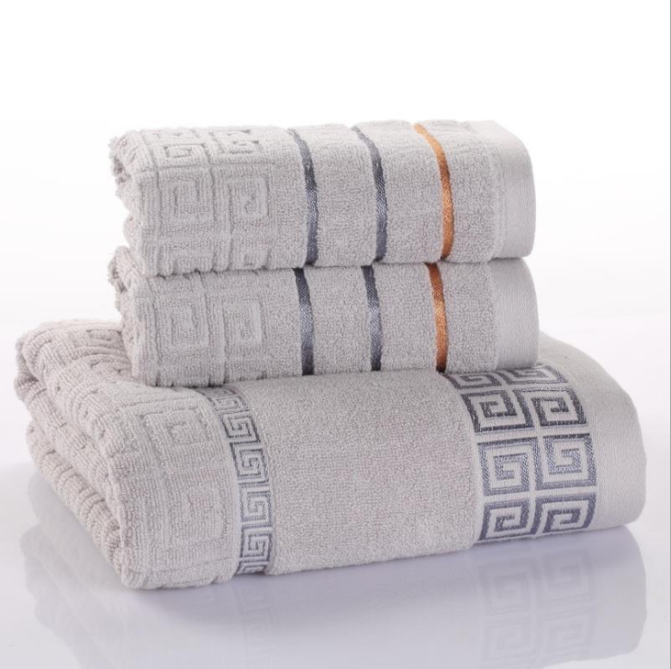 Three-piece cotton towel set Image