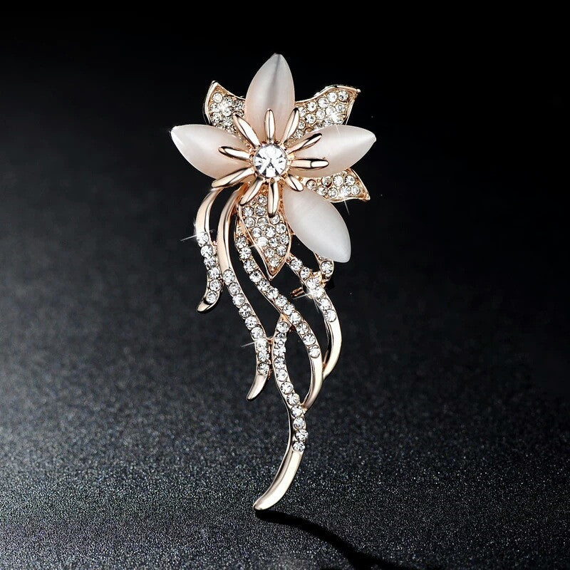 Temperament Crystal All-match Brooch Alloy Jewelry Ladies Wear Corsage Image