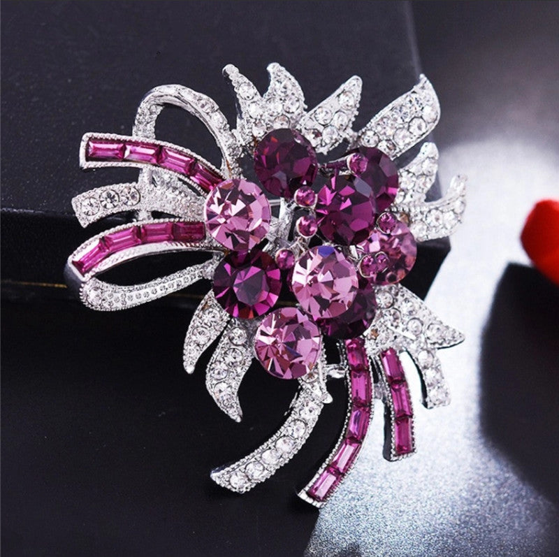 Temperament Crystal All-match Brooch Alloy Jewelry Ladies Wear Corsage Image