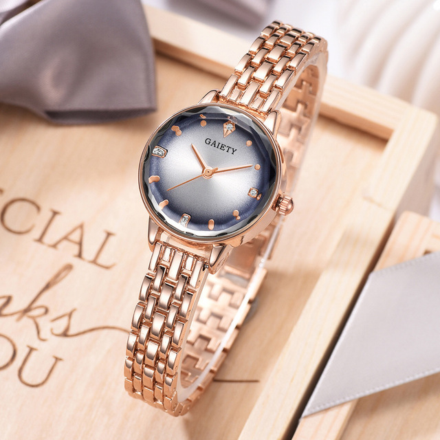 Fashionable Women Alloy Watches Image