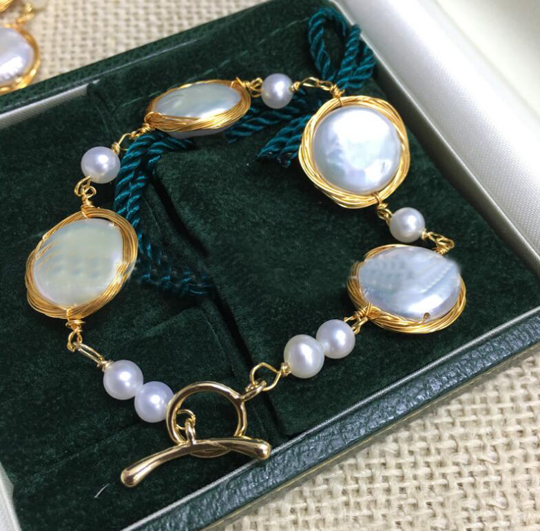 Pearl bracelet Image