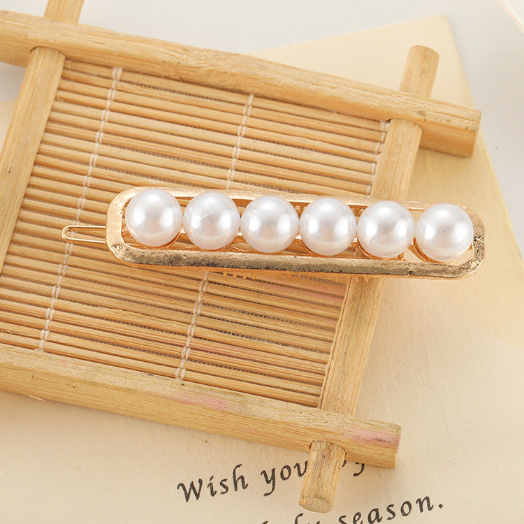 Slip-on Pearl Bow Hair Clip Image