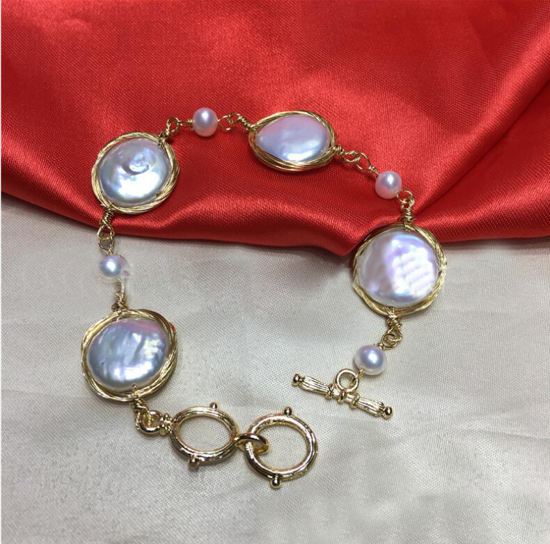 Pearl bracelet Image