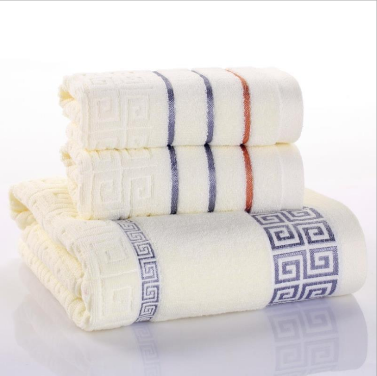 Three-piece cotton towel set Image