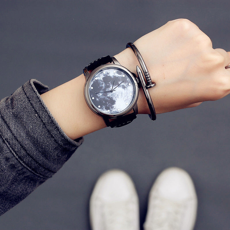 Fashion Minimalist Women Quartz Wristwatches Starry Sky Moon Pattern Design Unique Ladies Casual Watch Female Exquisite Watches Image