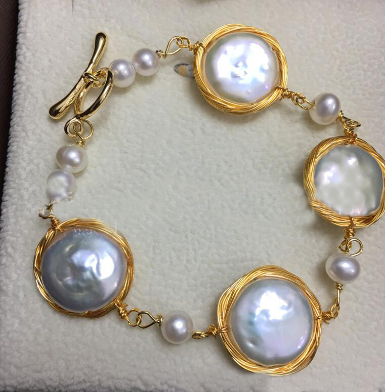 Pearl bracelet Image