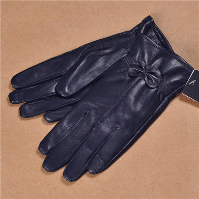 Woman Gloves Image