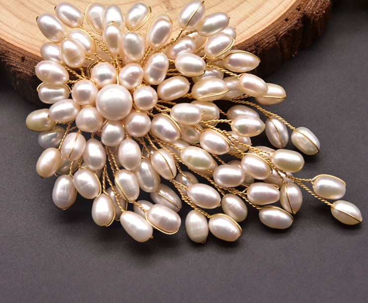 Natural Pearl Brooch Female European And American Retro Pure Hand-woven Pearl Brooch Image