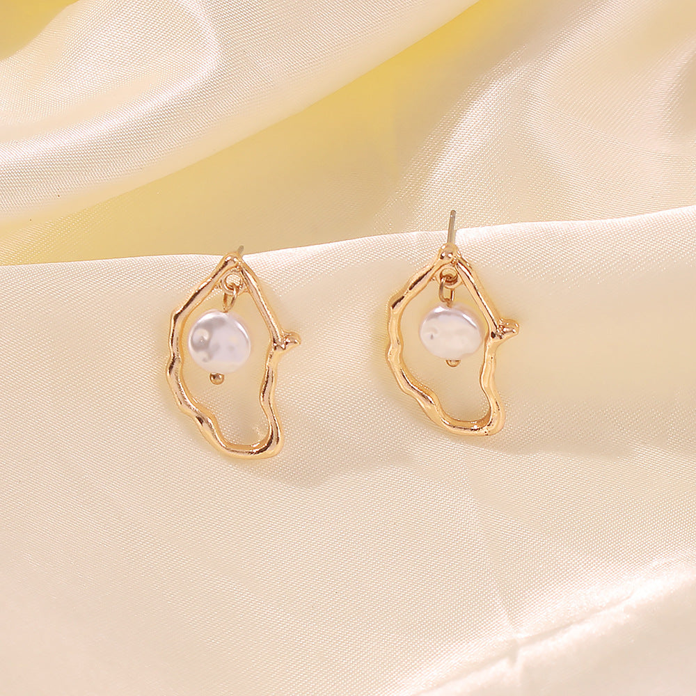 Irregular Pearl Earrings Image