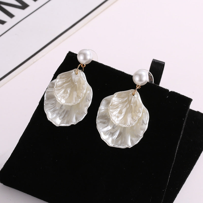 New Style Pearl Shell Earrings For Ladies Image