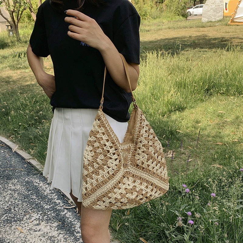 Women's Fashion Handmade Straw Woven Hollow Contrast Color Weave Shoulder Bag Image