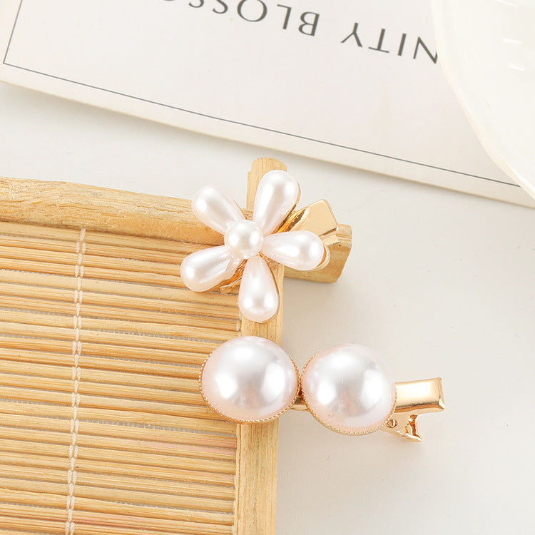 Slip-on Pearl Bow Hair Clip Image