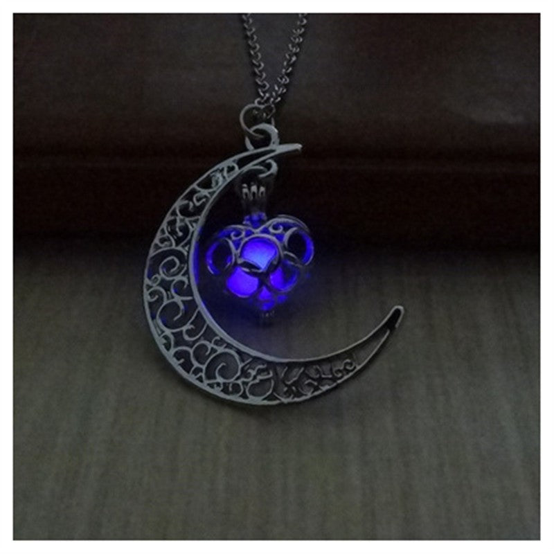 Glowing Pendant Necklaces Silver Plated Chain Necklaces Image