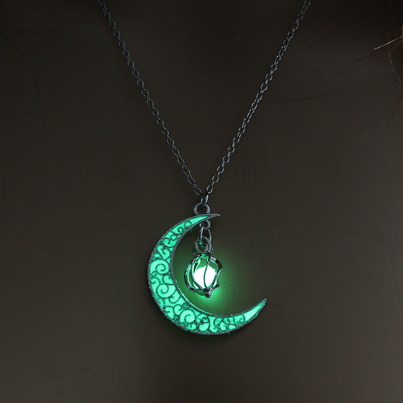 Glowing Pendant Necklaces Silver Plated Chain Necklaces Image