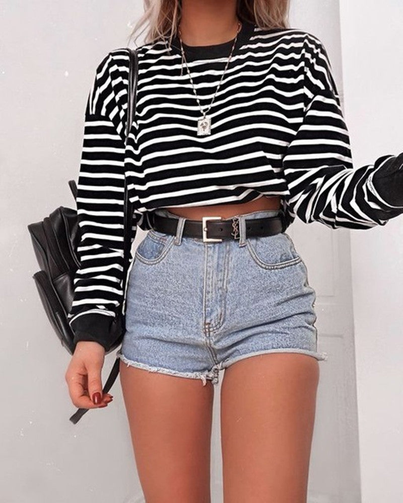 Women's Long Sleeve Crop Top T-Shirts Image