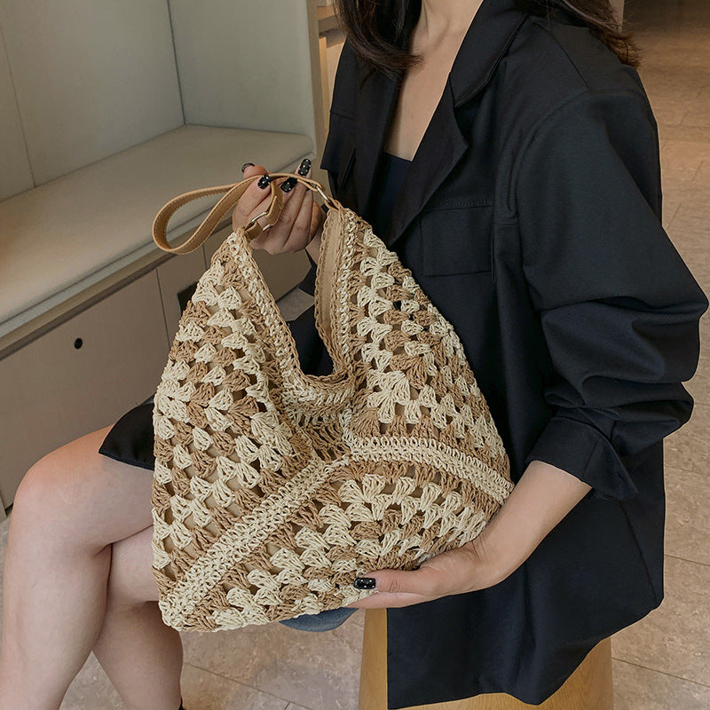 Women's Fashion Handmade Straw Woven Hollow Contrast Color Weave Shoulder Bag Image