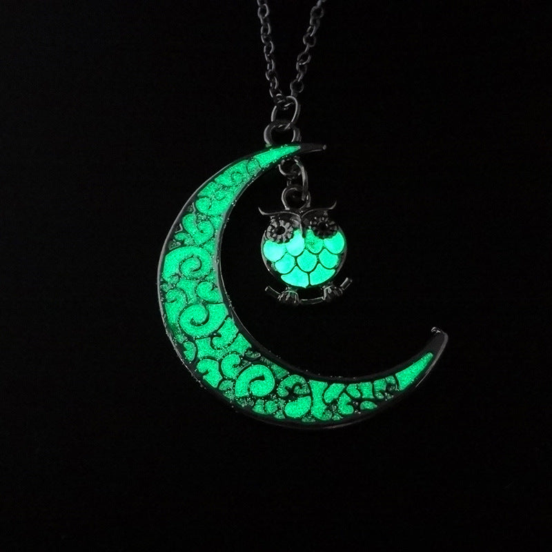 Glowing Pendant Necklaces Silver Plated Chain Necklaces Image