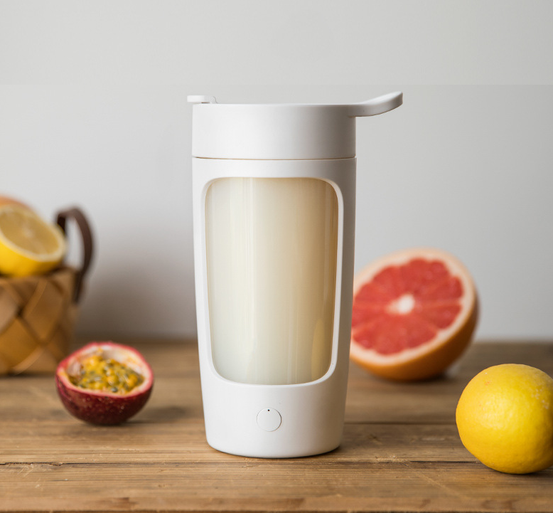 Portable juice blender Image