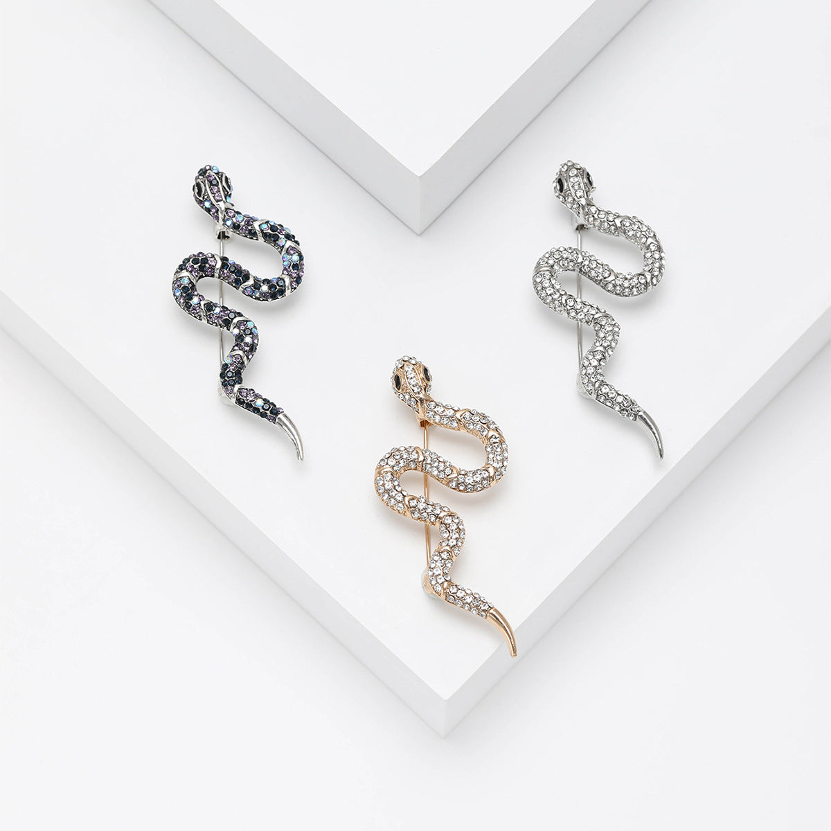 Korean Style Creative Rhinestone Snake Brooch Ins Fashion Simple Clothing Accessories Personality Alloy Animal Pin Image