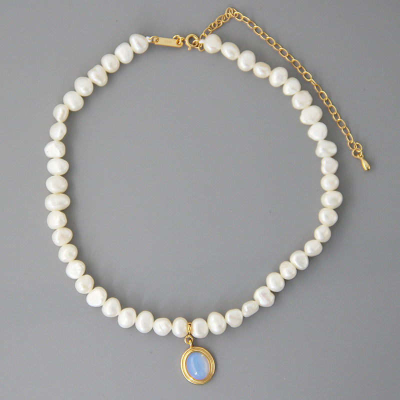 Round Medal Pearl Necklace Irregular Pearl Image