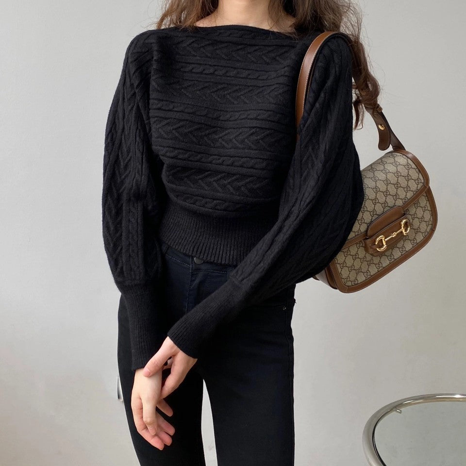 Feminine Temperament Wears Round Neck Short Sweater Image