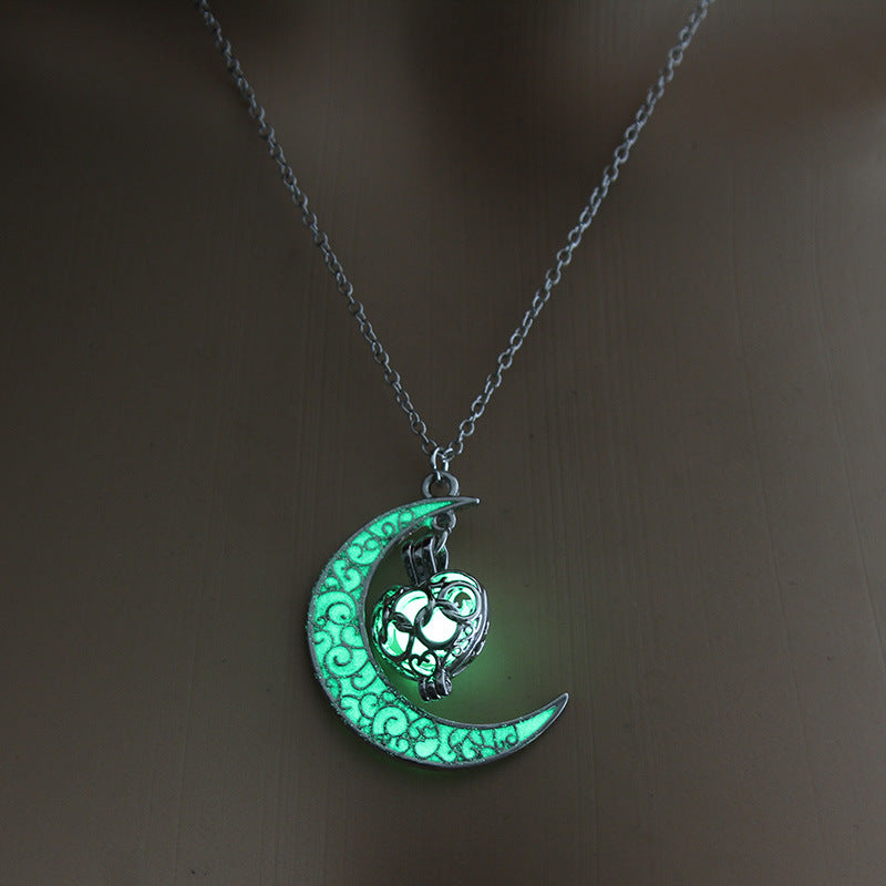 Glowing Pendant Necklaces Silver Plated Chain Necklaces Image