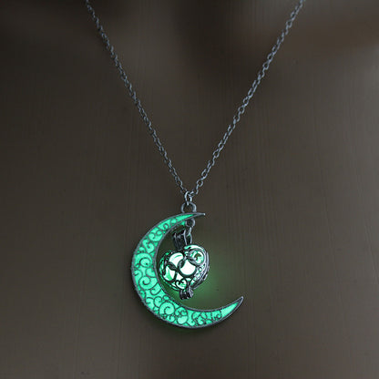 Glowing Pendant Necklaces Silver Plated Chain Necklaces