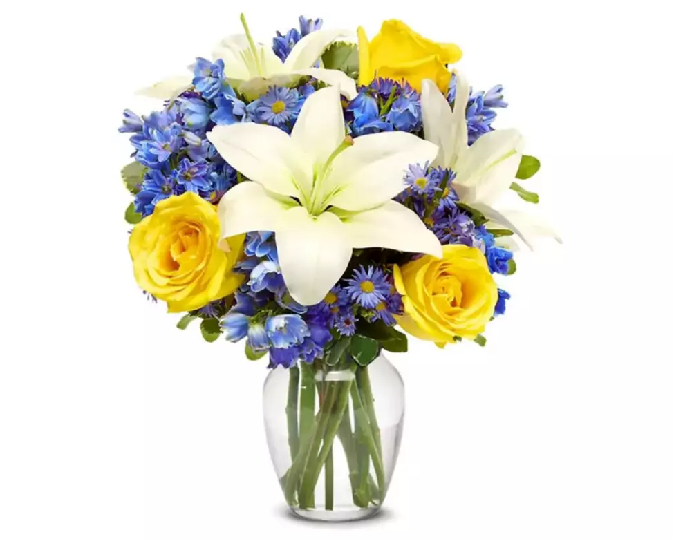 Rosy Sunshine Bouquet With Glass Vase Image